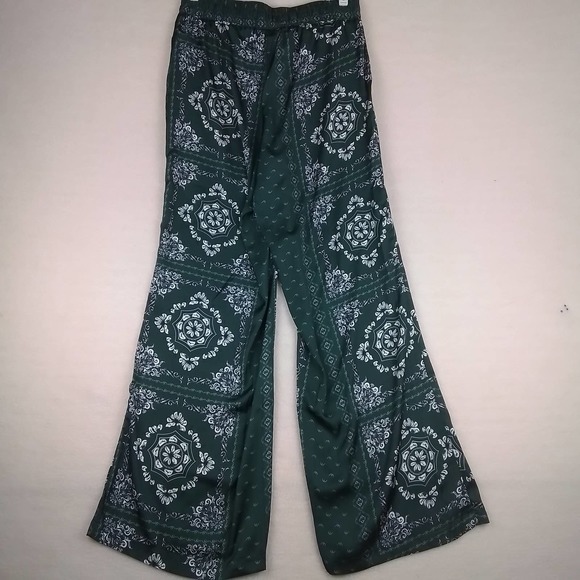 Soncy Smocked Waistband Pants Size 00 (10) in Green‎ w/ White Floral Design - Picture 1 of 11